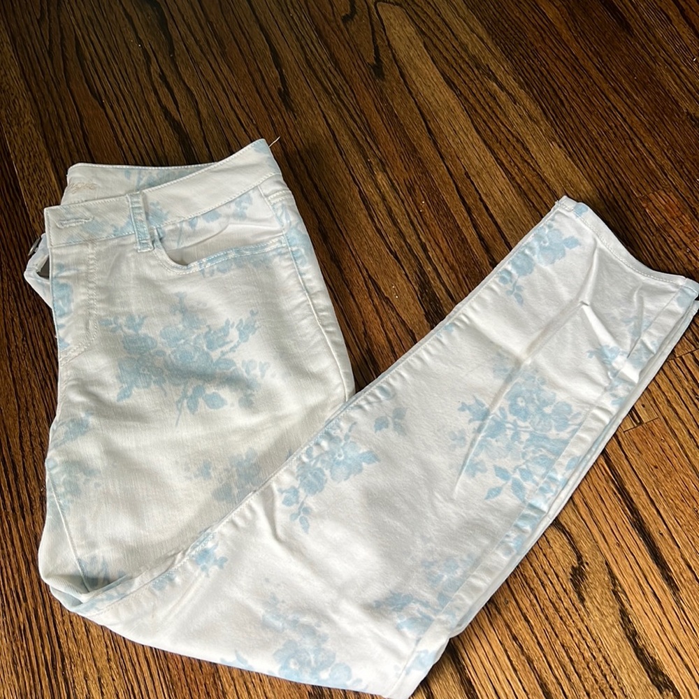 White and Blue Floral American Eagle Jean Coquette